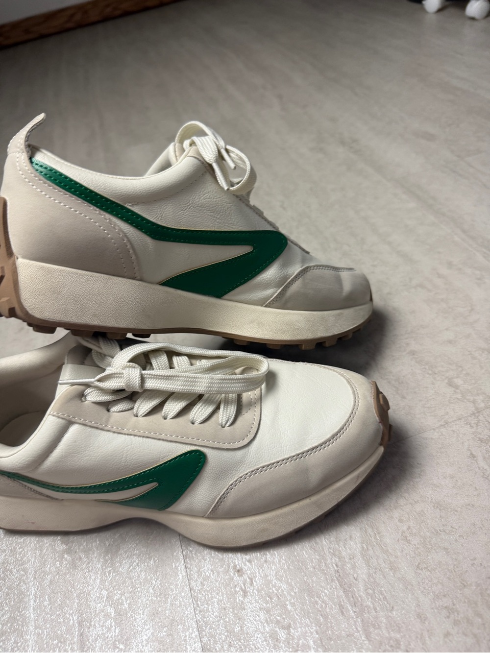 DV by Dolce Vita sneakers - Picture 4 of 12